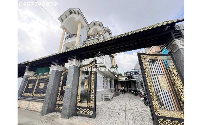Biệt Thự Ngang 12m Hiếm Có, 242m2 Trung Tâm Dĩ An, Hoàn Công, 8.2 Tỷ